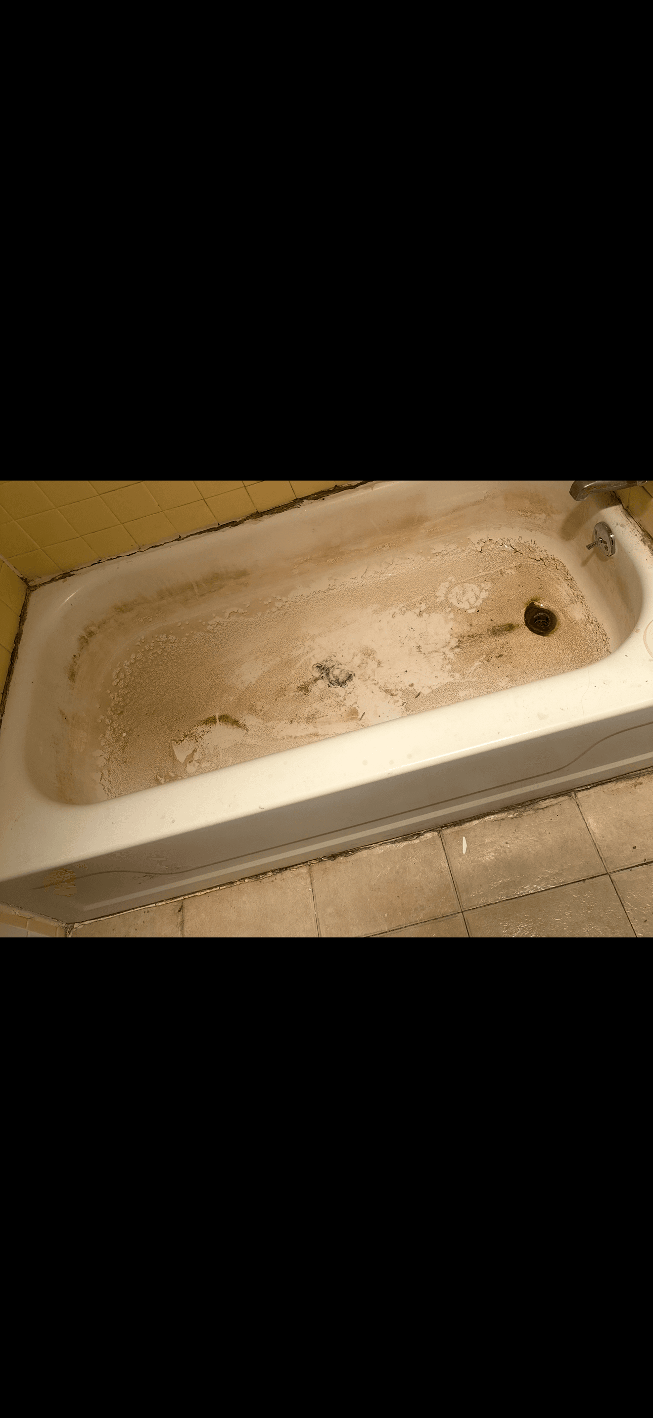 Bathtub Deep Cleaning before cleaning